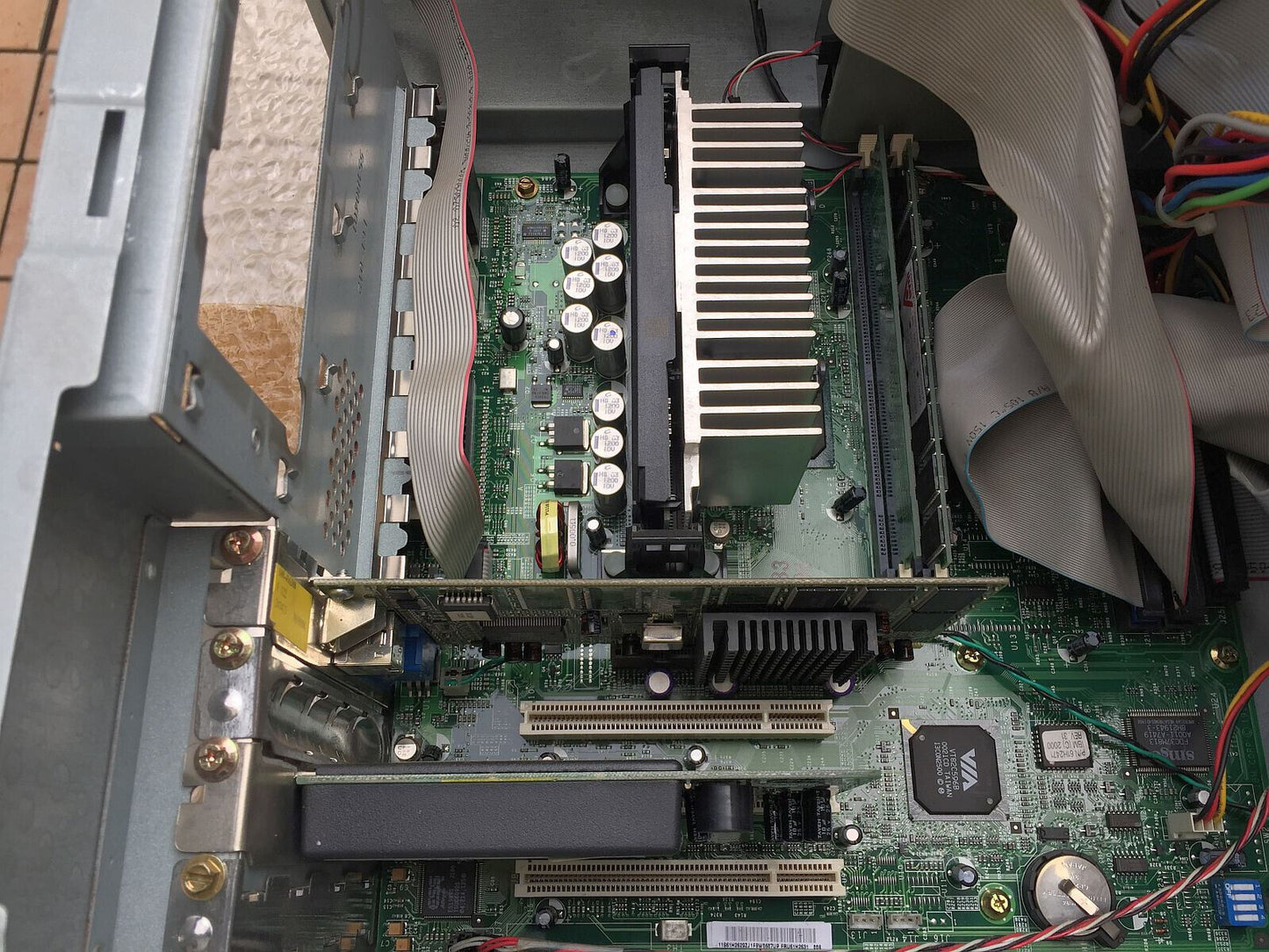 Retrogames Aptiva IBM B2G Intel Pentium 3 600 Mhz Slot 1 2x Seriale Parallela