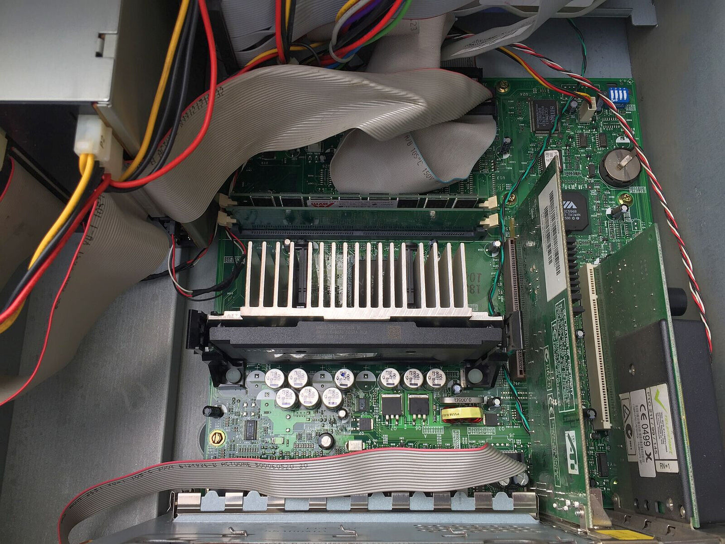 Retrogames Aptiva IBM B2G Intel Pentium 3 600 Mhz Slot 1 2x Seriale Parallela