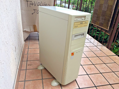 Windows 98 SE Big Tower Intel Pentium 4 2400 Mhz Retrogames 2x Seriale Parallela