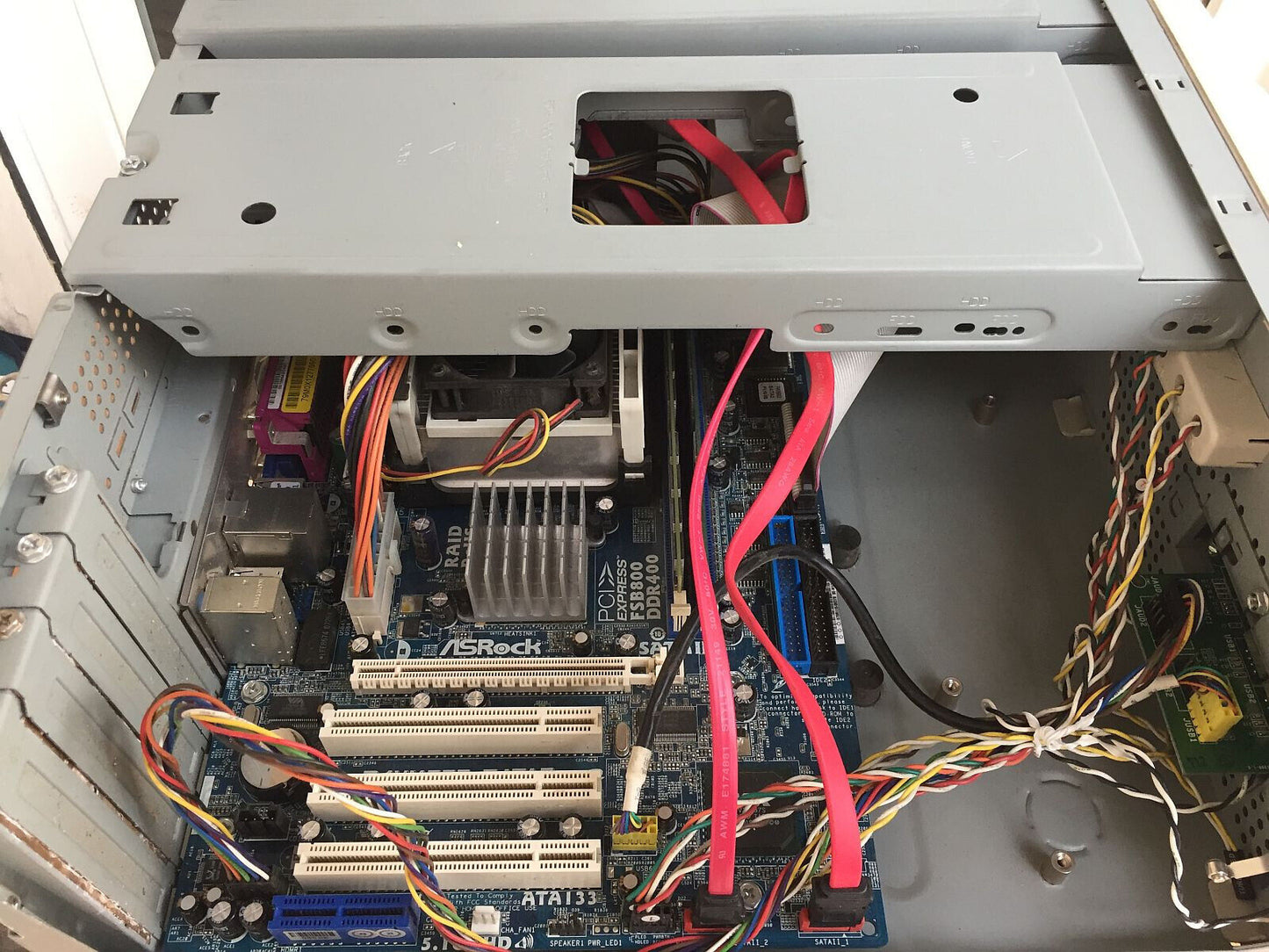 Acer Veriton VT 5600 G Intel Pentium 4 2600 Mhz 1.5 GB DDR 400 Retrogames