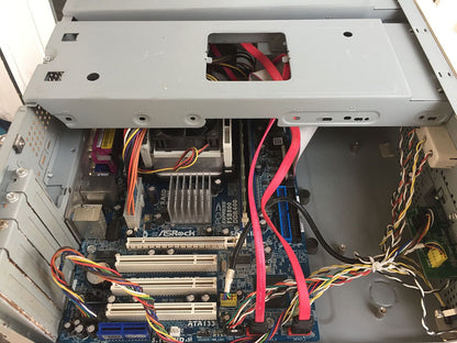 Acer Veriton VT 5600 G Intel Pentium 4 2600 Mhz 1.5 GB DDR 400 Retrogames