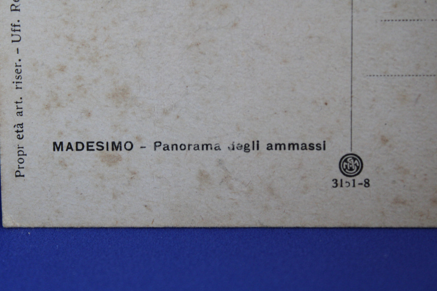 Tris di cartoline raffiguranti panorami montuosi